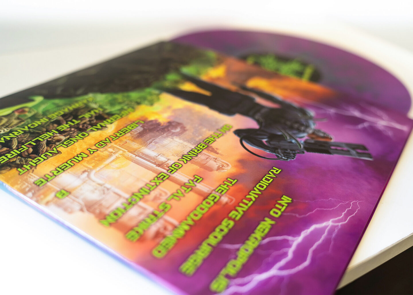 Toxic Apokalypse vinyl closeup rear